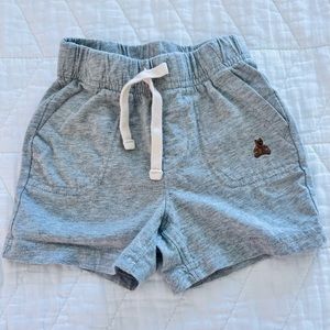 Gap shorts 6-12m